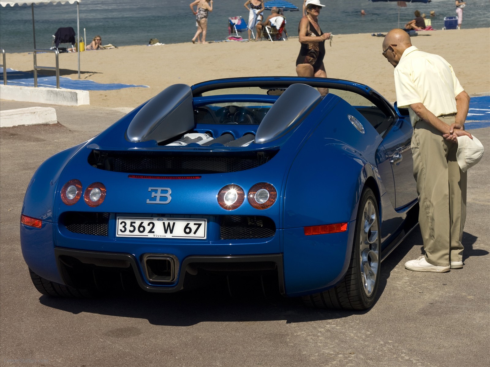 Bugatti Veyron 16.4 Grand Sport enters production Bugatti Veyron 16.4 Grand Sport enters production