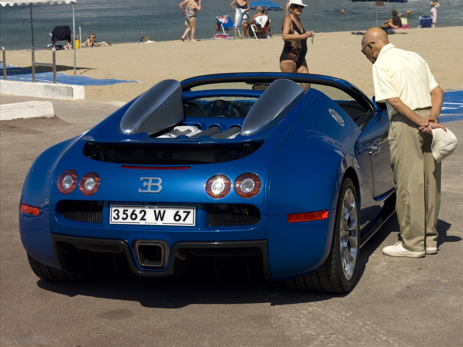 Bugatti Veyron 16.4 Grand Sport enters production