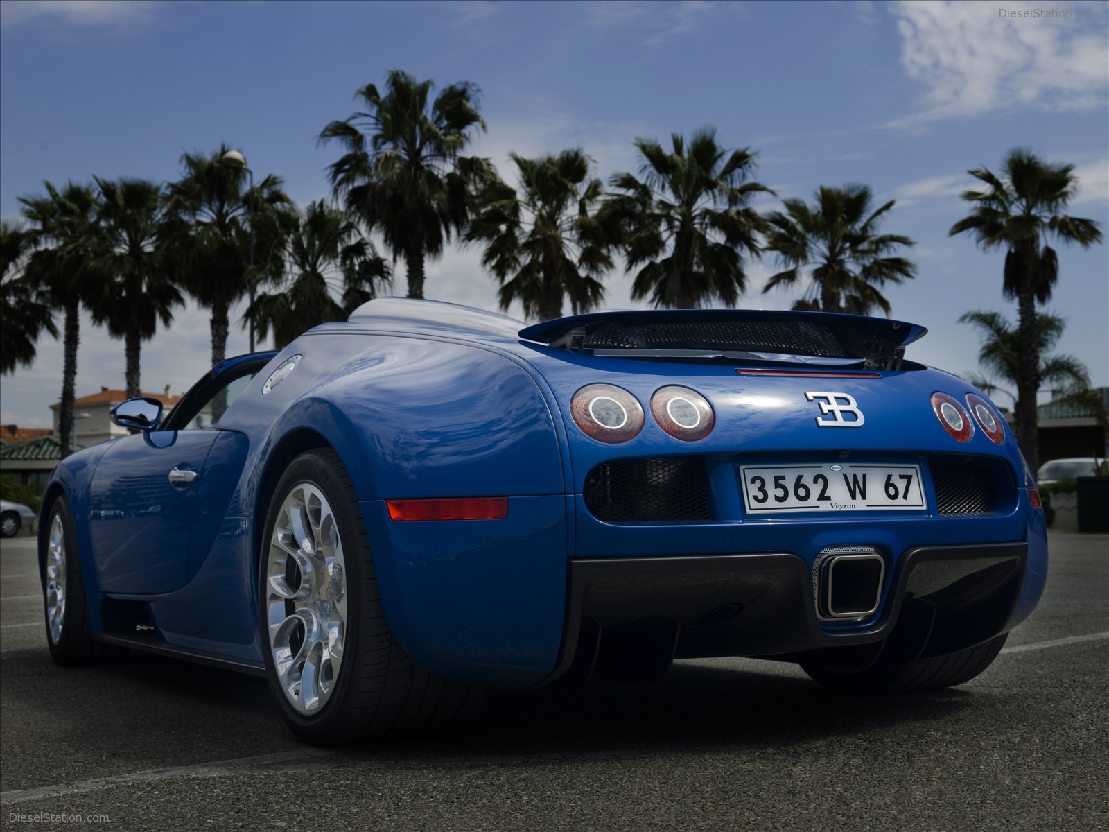 Bugatti Veyron 16.4 Grand Sport enters production Bugatti Veyron 16.4 Grand Sport enters production