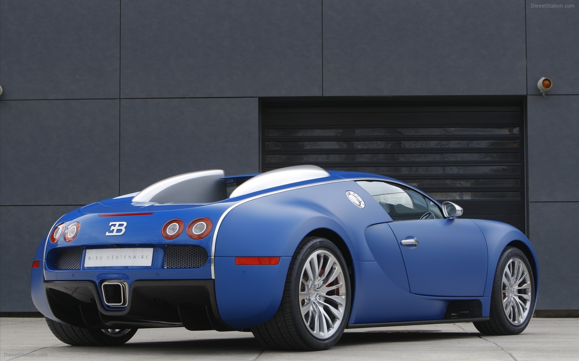 Bugatti Veyron Bleu Centenaire