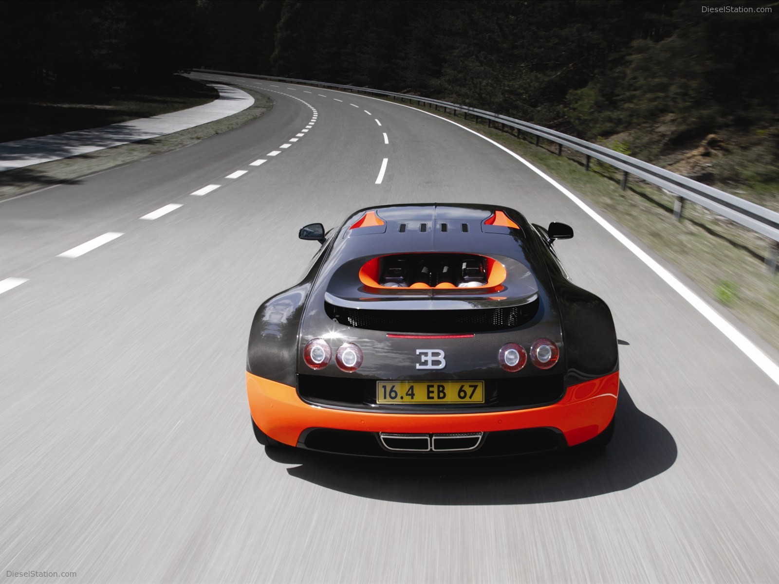 Bugatti Veyron 16.4 Super Sports Car 2011