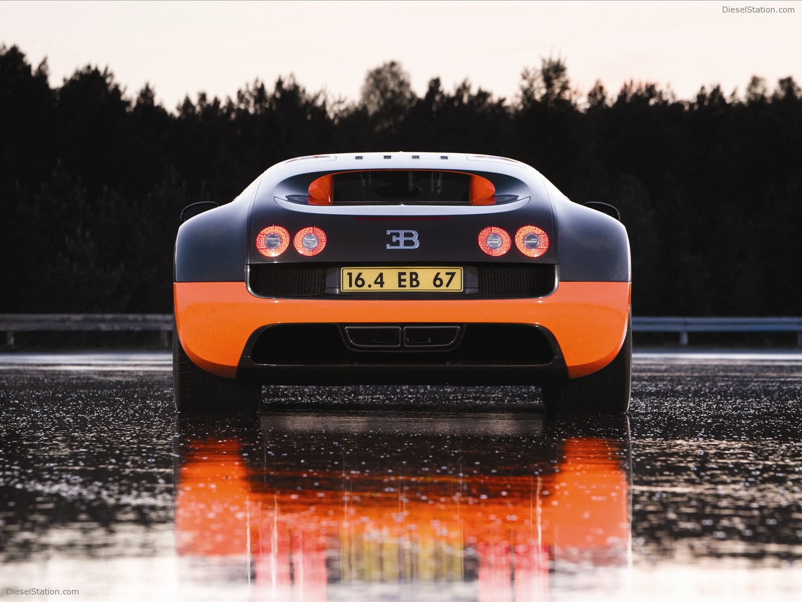 Bugatti Veyron 16.4 Super Sports Car 2011