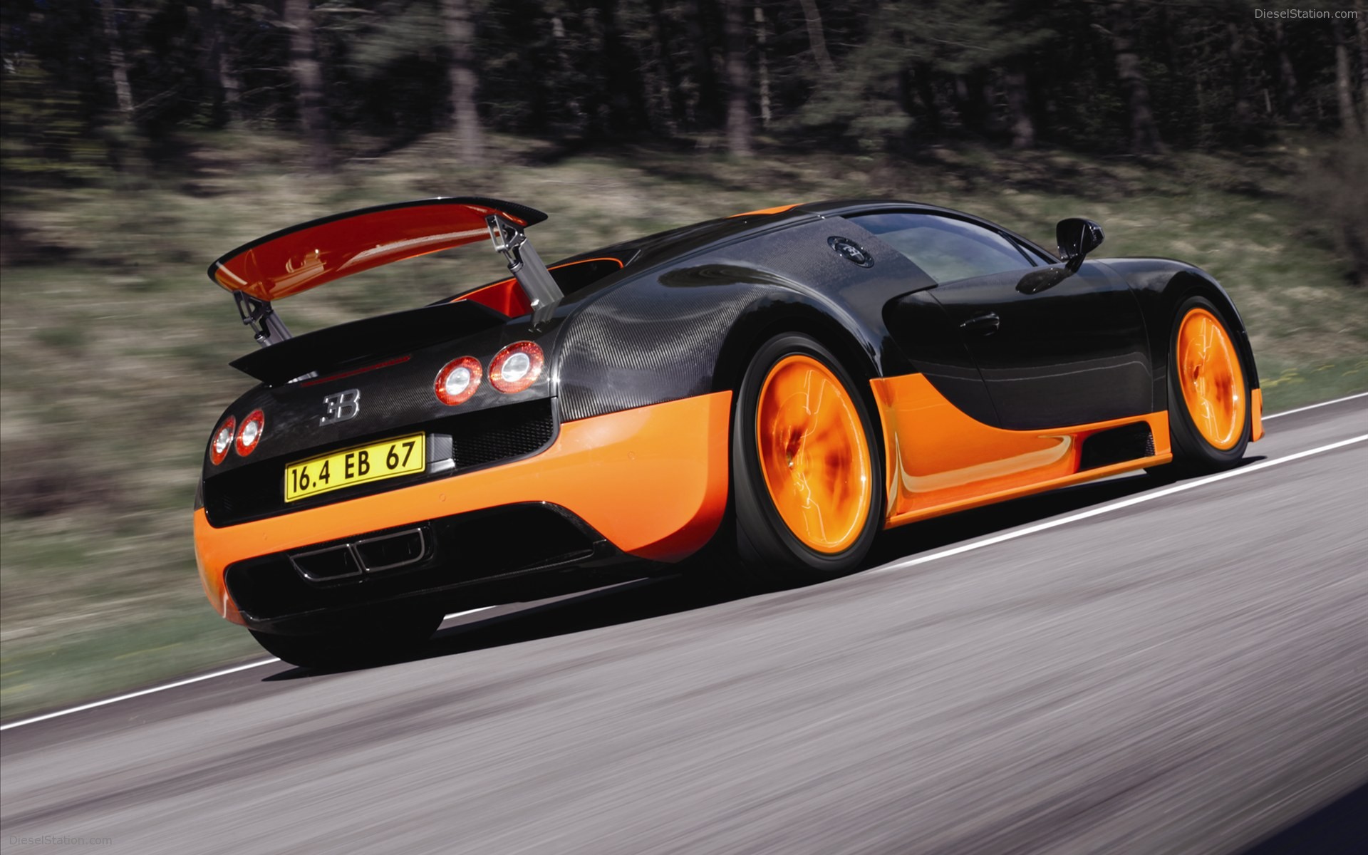 Bugatti Veyron 16.4 Super Sports Car 2011 Bugatti Veyron 16.4 Super Sports Car 2011
