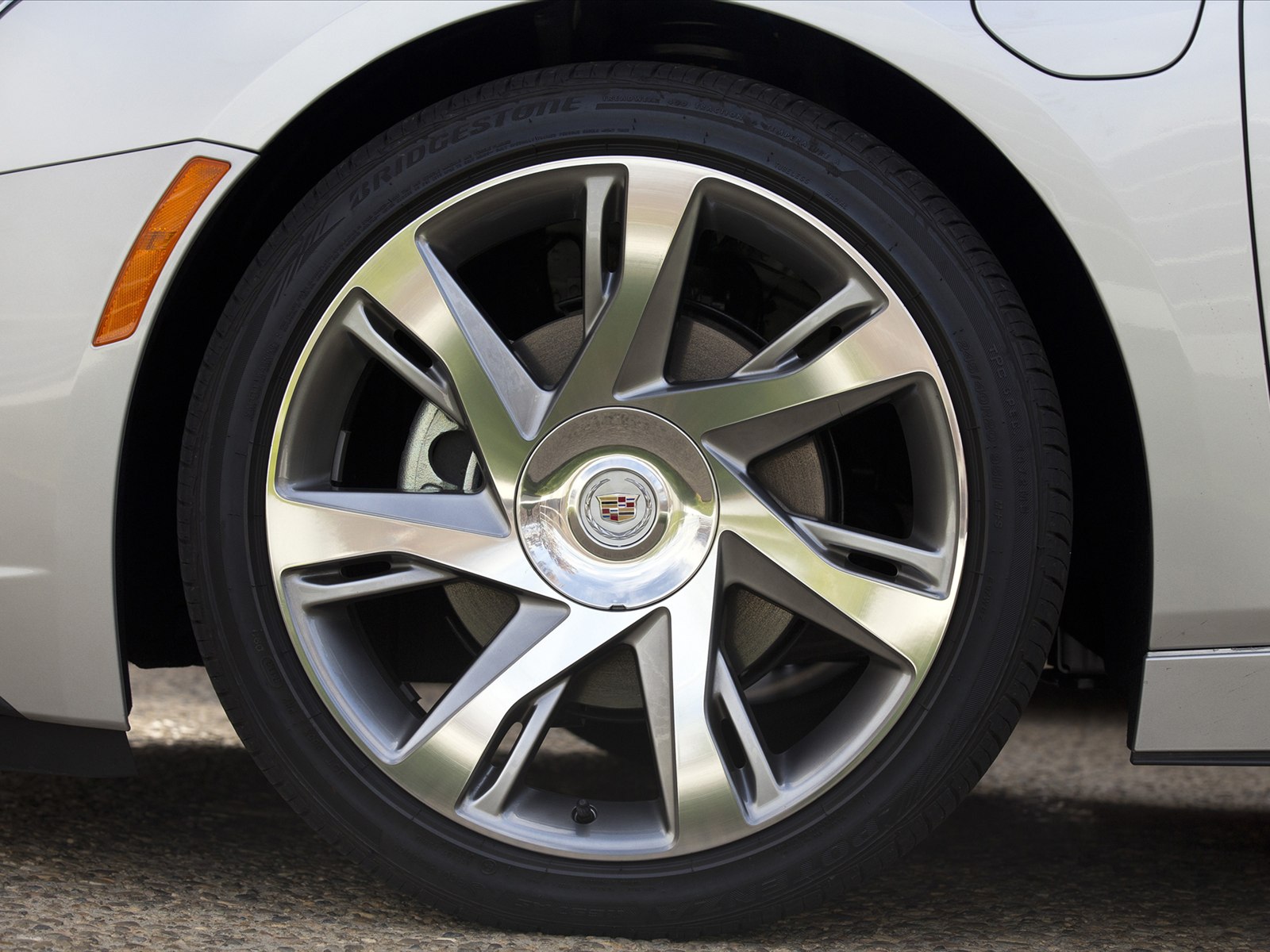 Cadillac ELR 2014