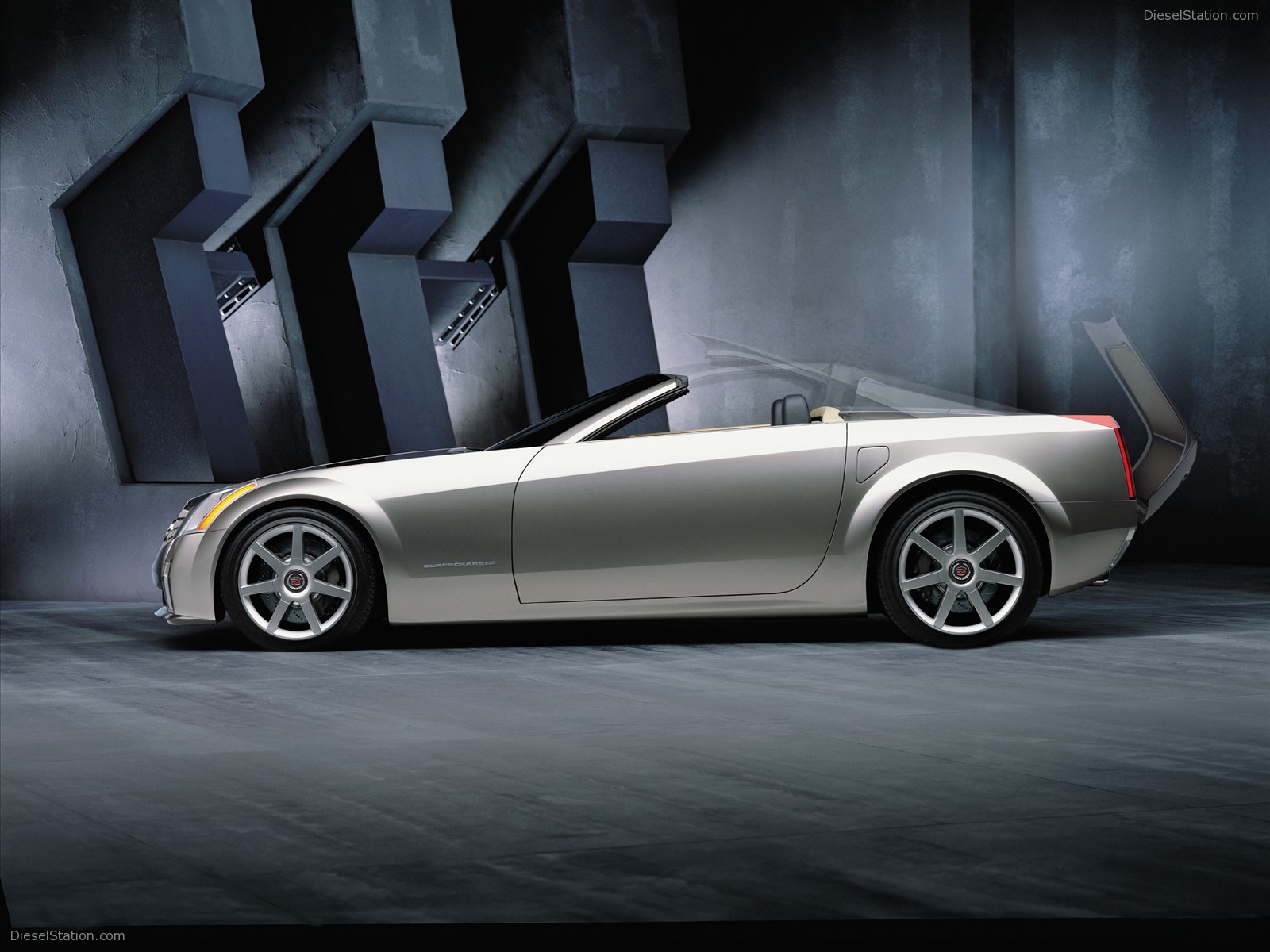 Cadillac Evoq Concept
