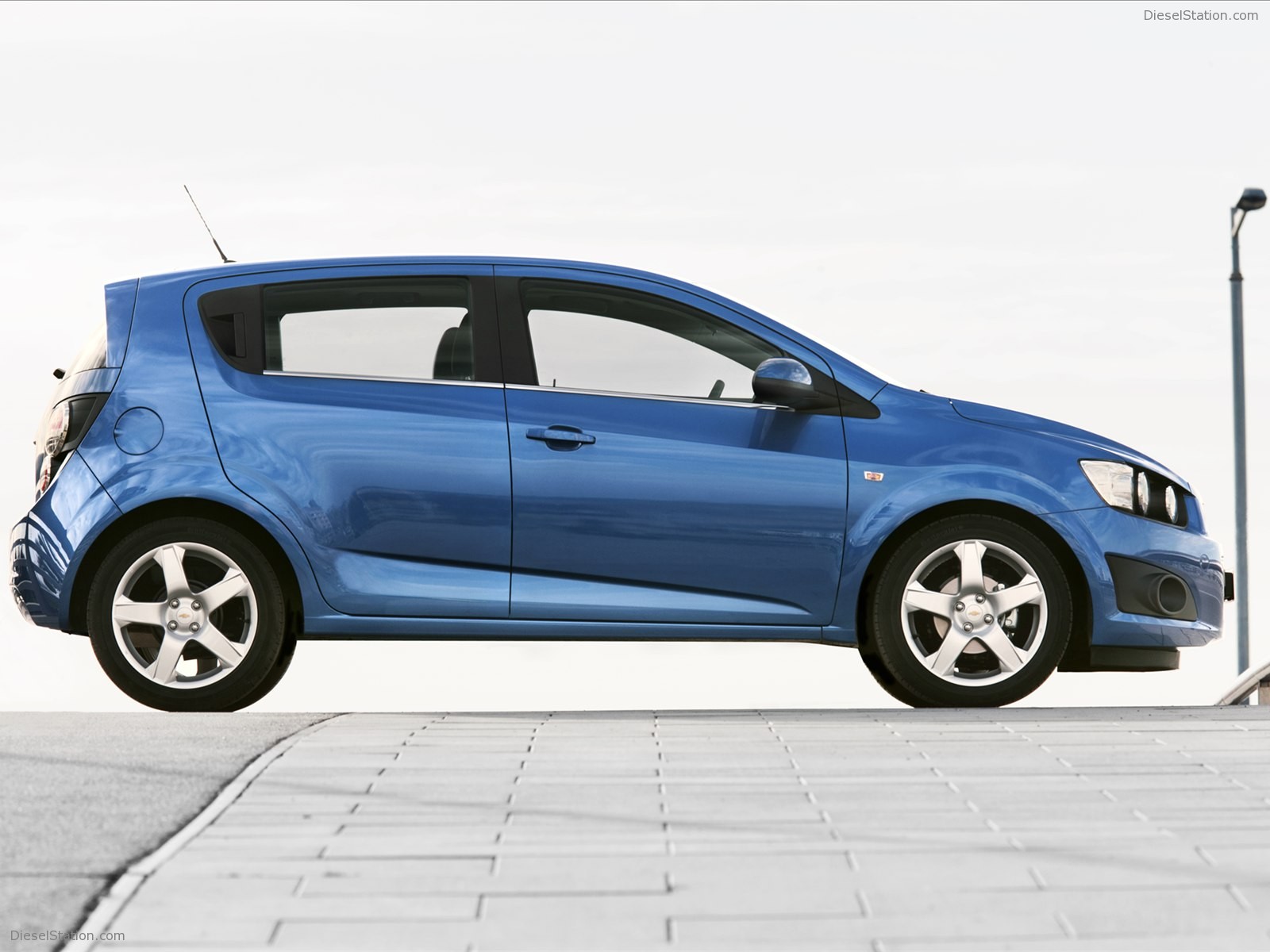 Chevrolet Aveo Hatchback 2011