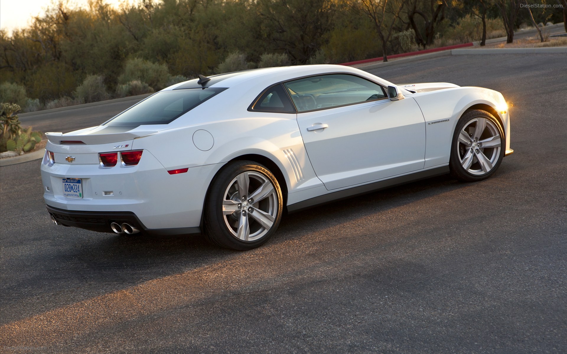 Chevrolet Camaro ZL1 2012