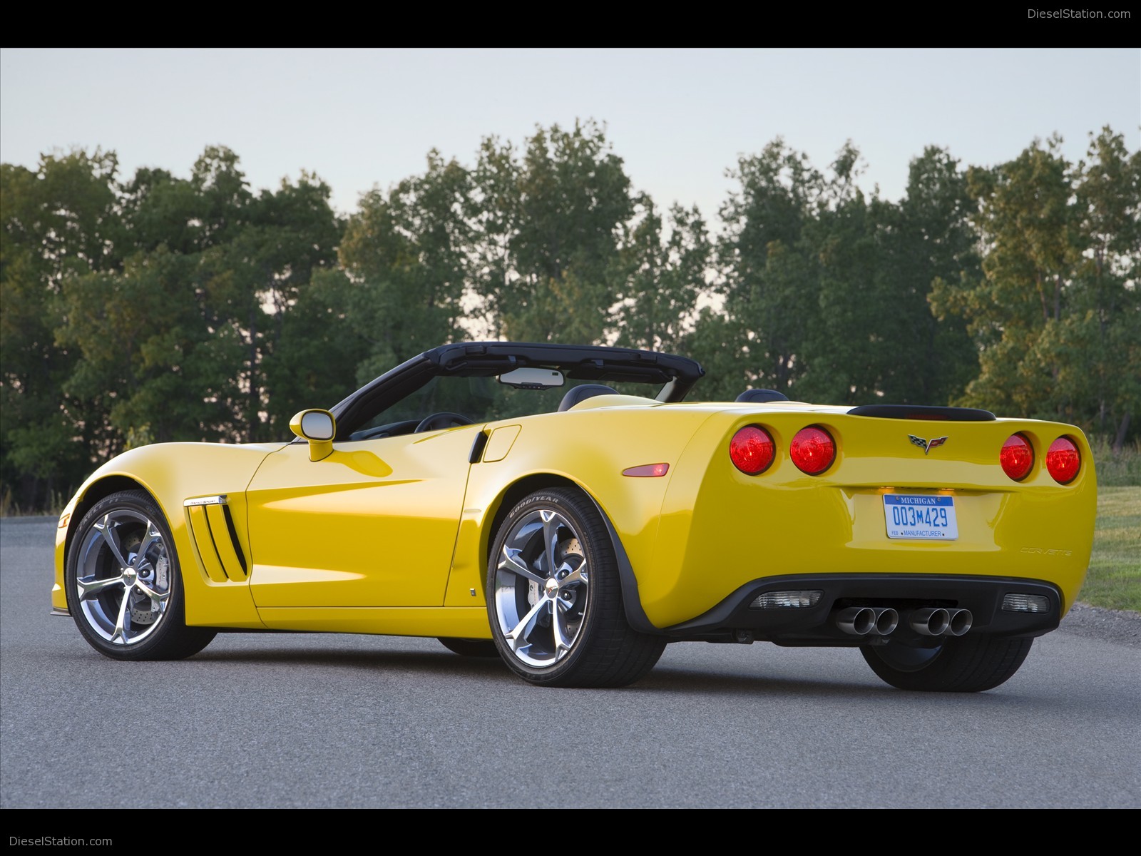 More Pics : 2010 Chevrolet Corvette Grand Sport