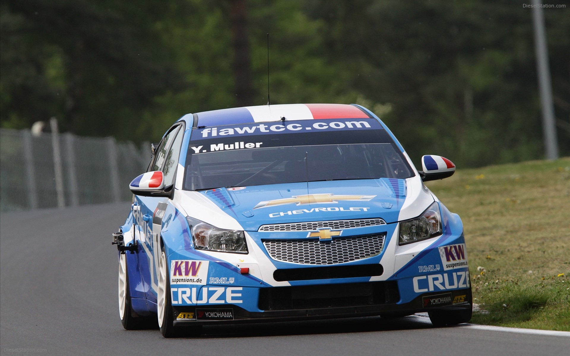 Chevrolet Cruze Shines In Belgium 2011
