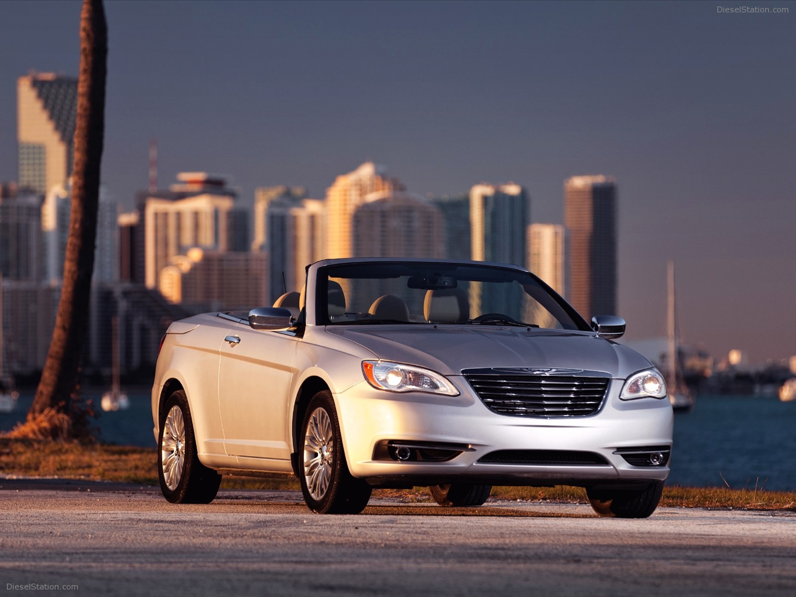 Chrysler 200 Convertible 2011