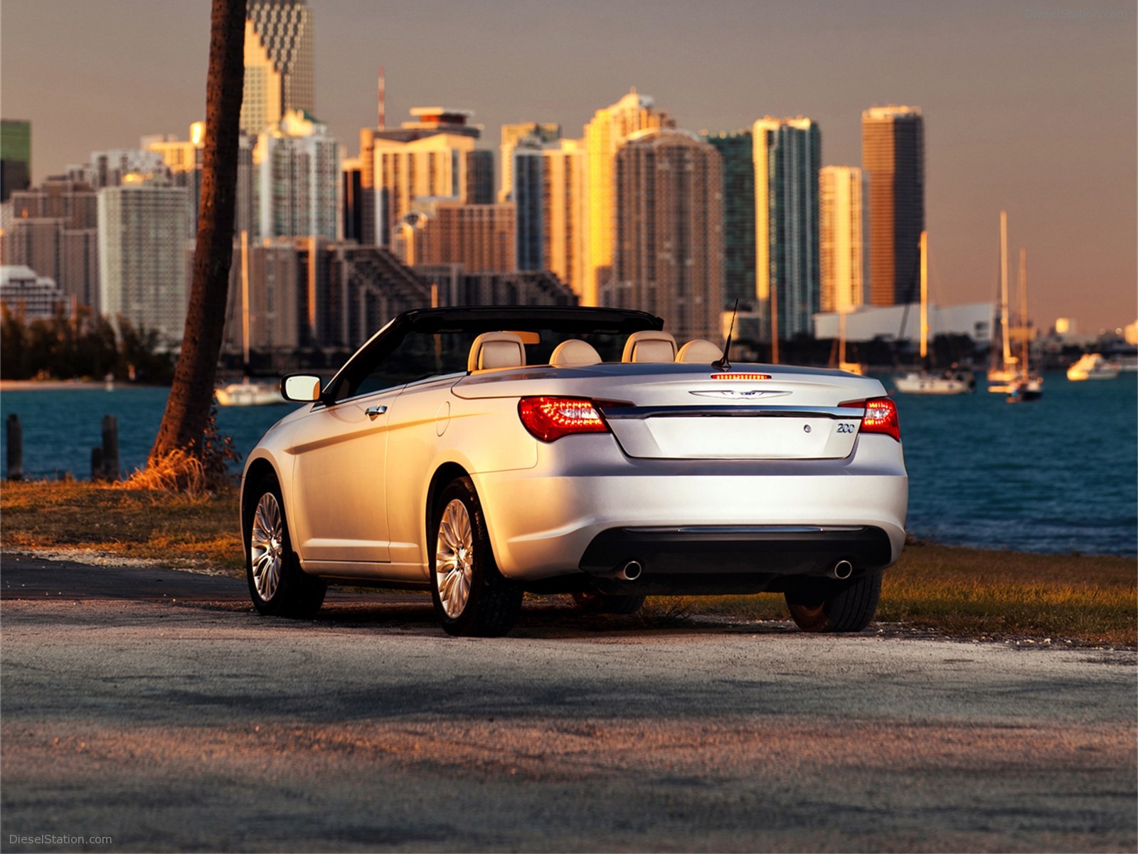 Chrysler 200 Convertible 2011