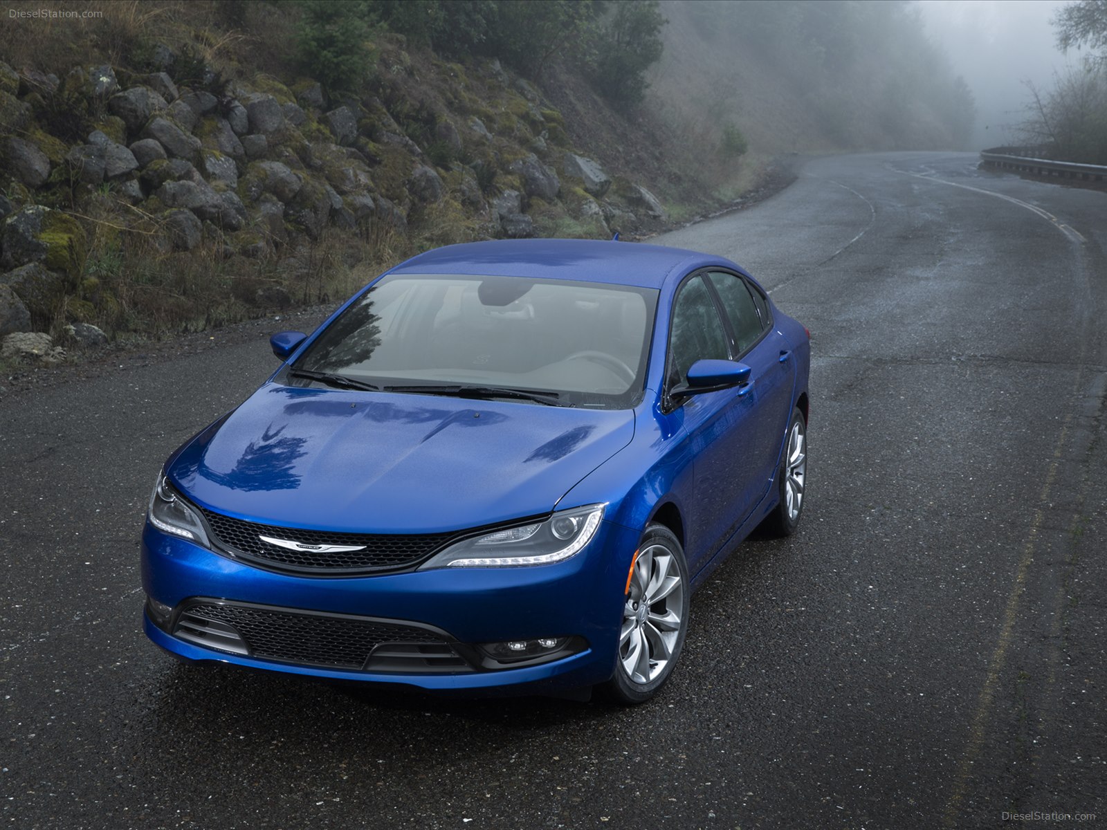 Chrysler 200 Sedan 2015