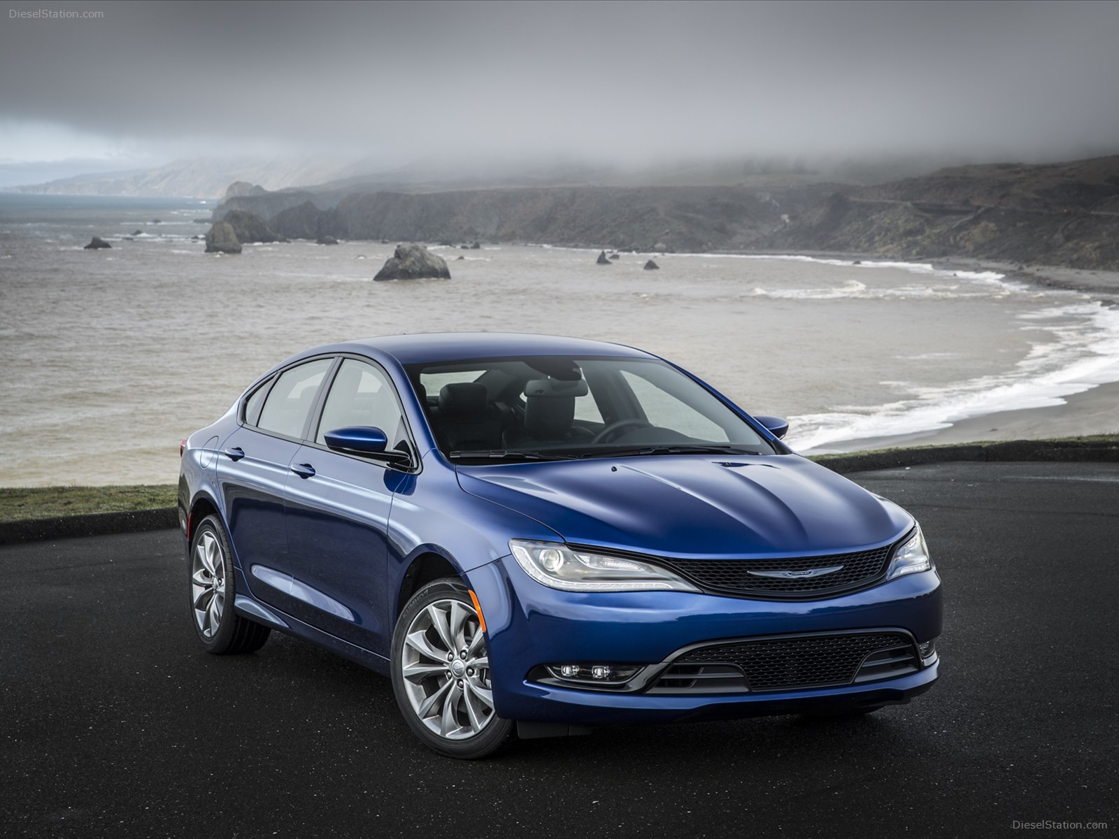 Chrysler 200 Sedan 2015
