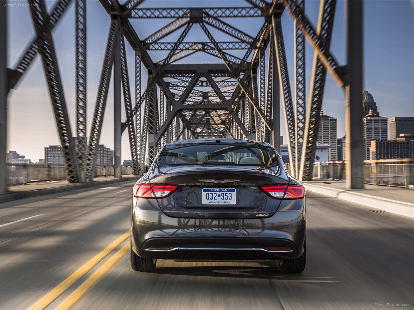 Chrysler 200 Sedan 2015