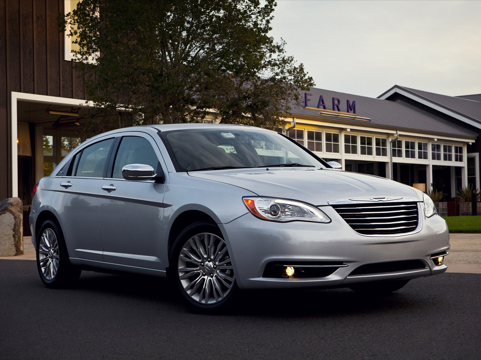 Chrysler 200 Sedan 2014