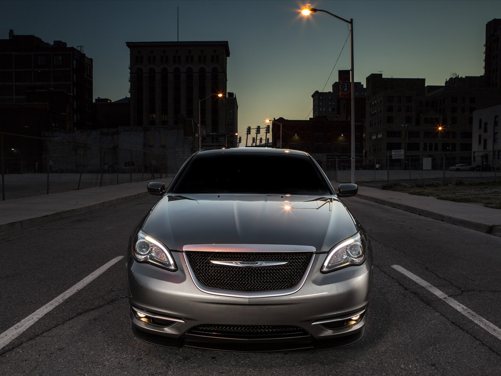 Chrysler 200 Sedan 2014