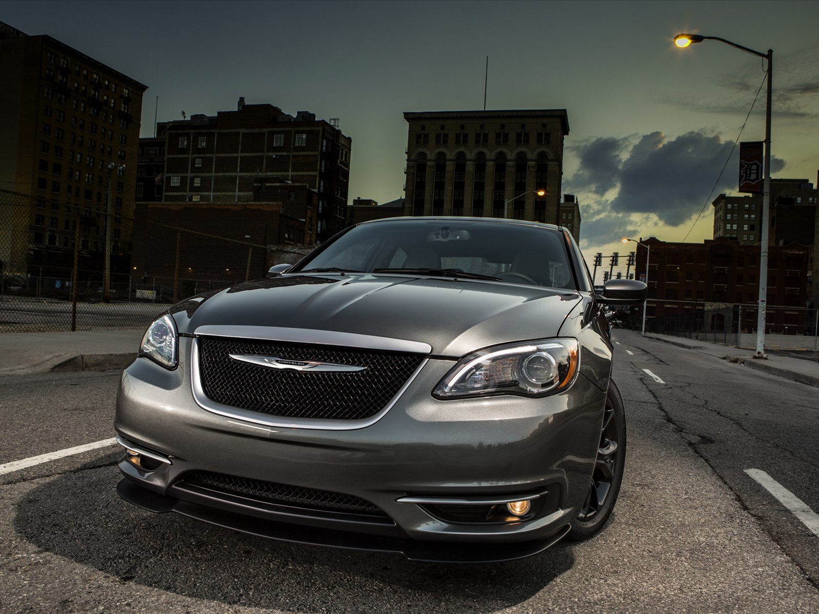 Chrysler 200 Sedan 2014