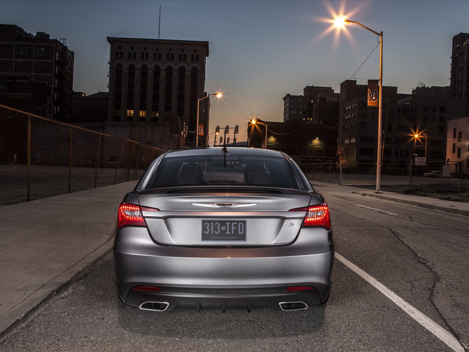 Chrysler 200 Sedan 2014