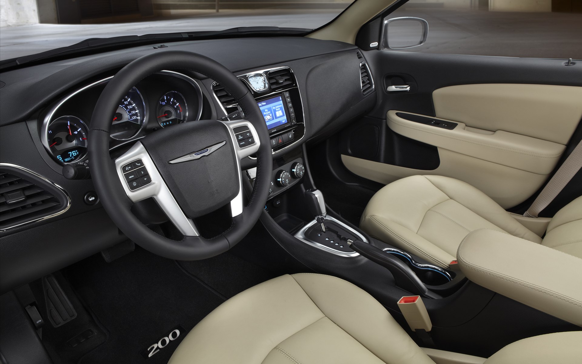 Chrysler 200 Sedan 2014