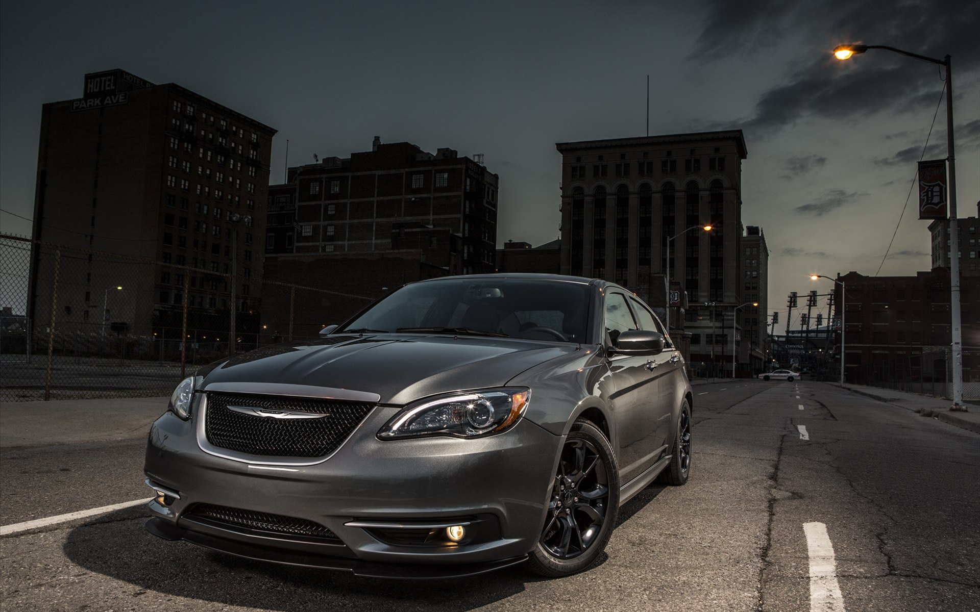Chrysler 200 Sedan 2014