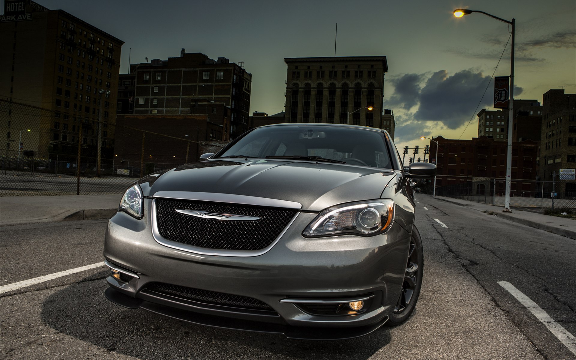Chrysler 200 Sedan 2014