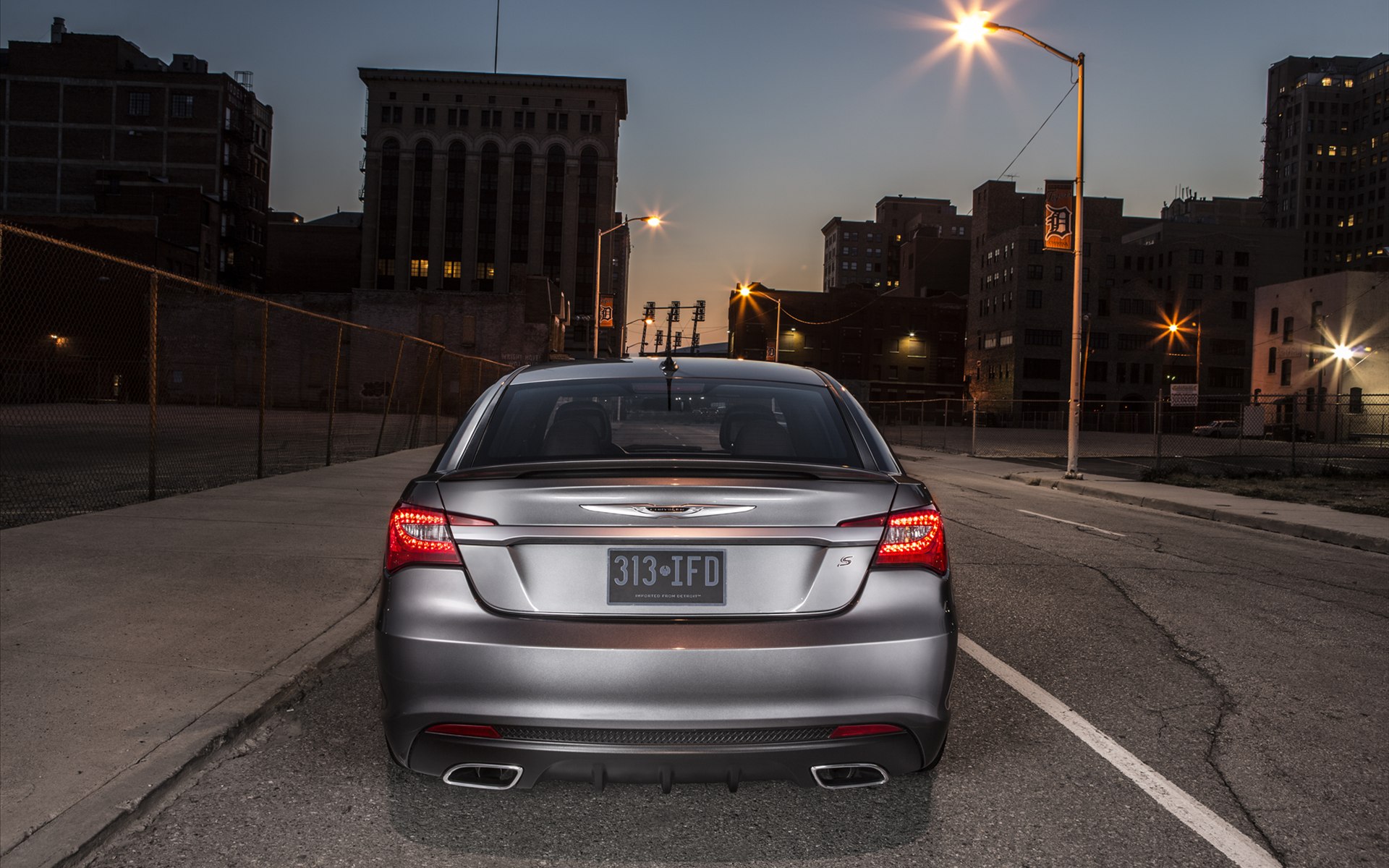 Chrysler 200 Sedan 2014