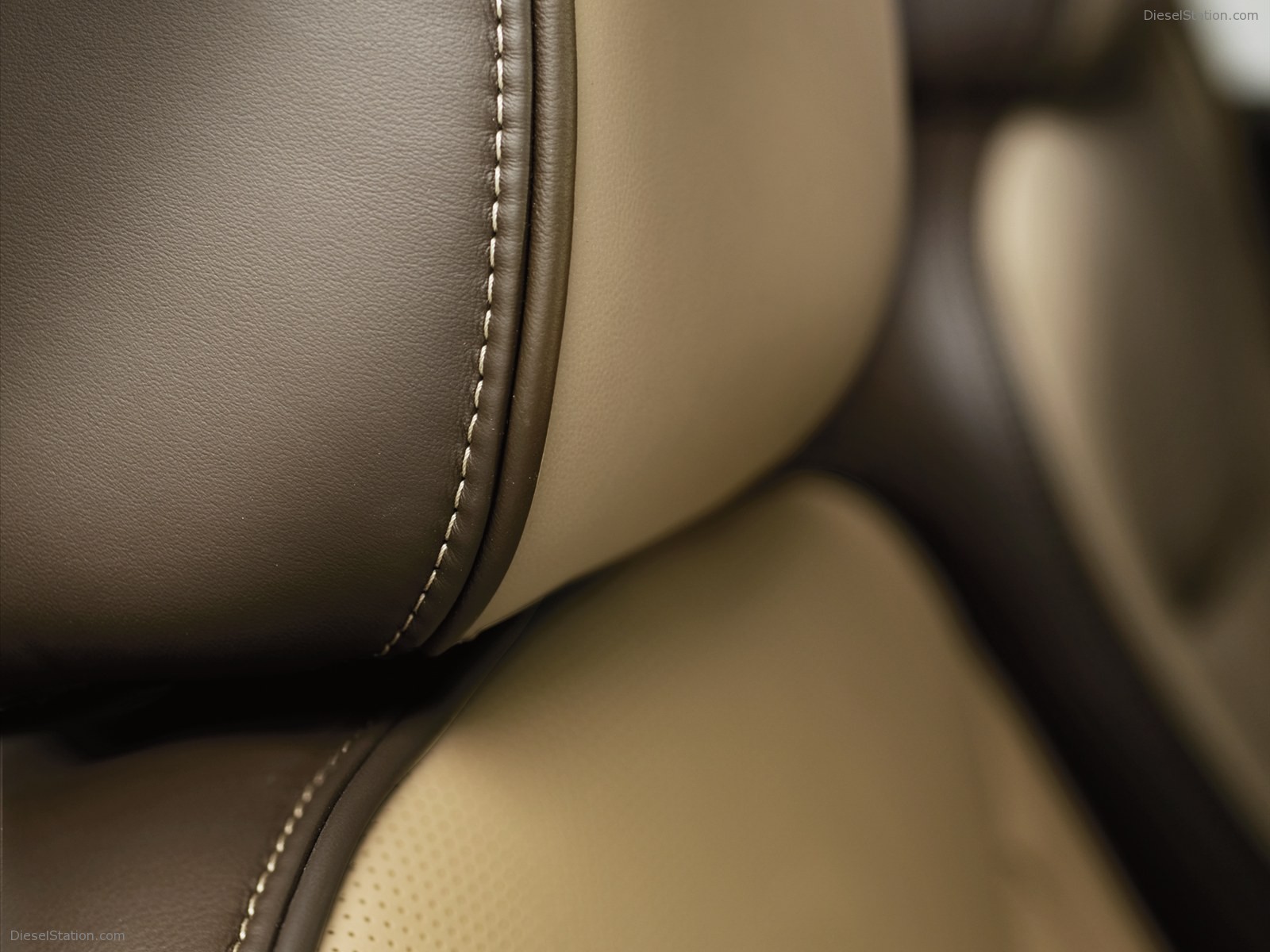 Chrysler 300 Luxury Series Sedan 2012