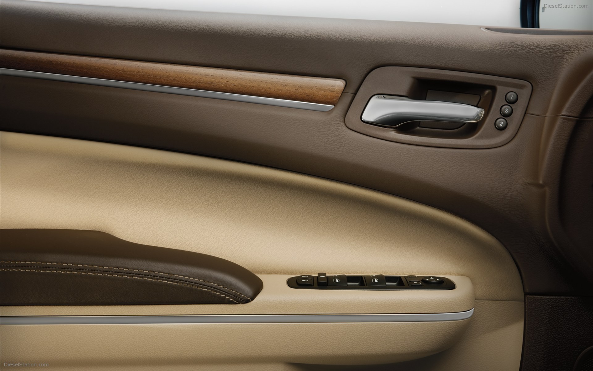 Chrysler 300 Luxury Series Sedan 2012