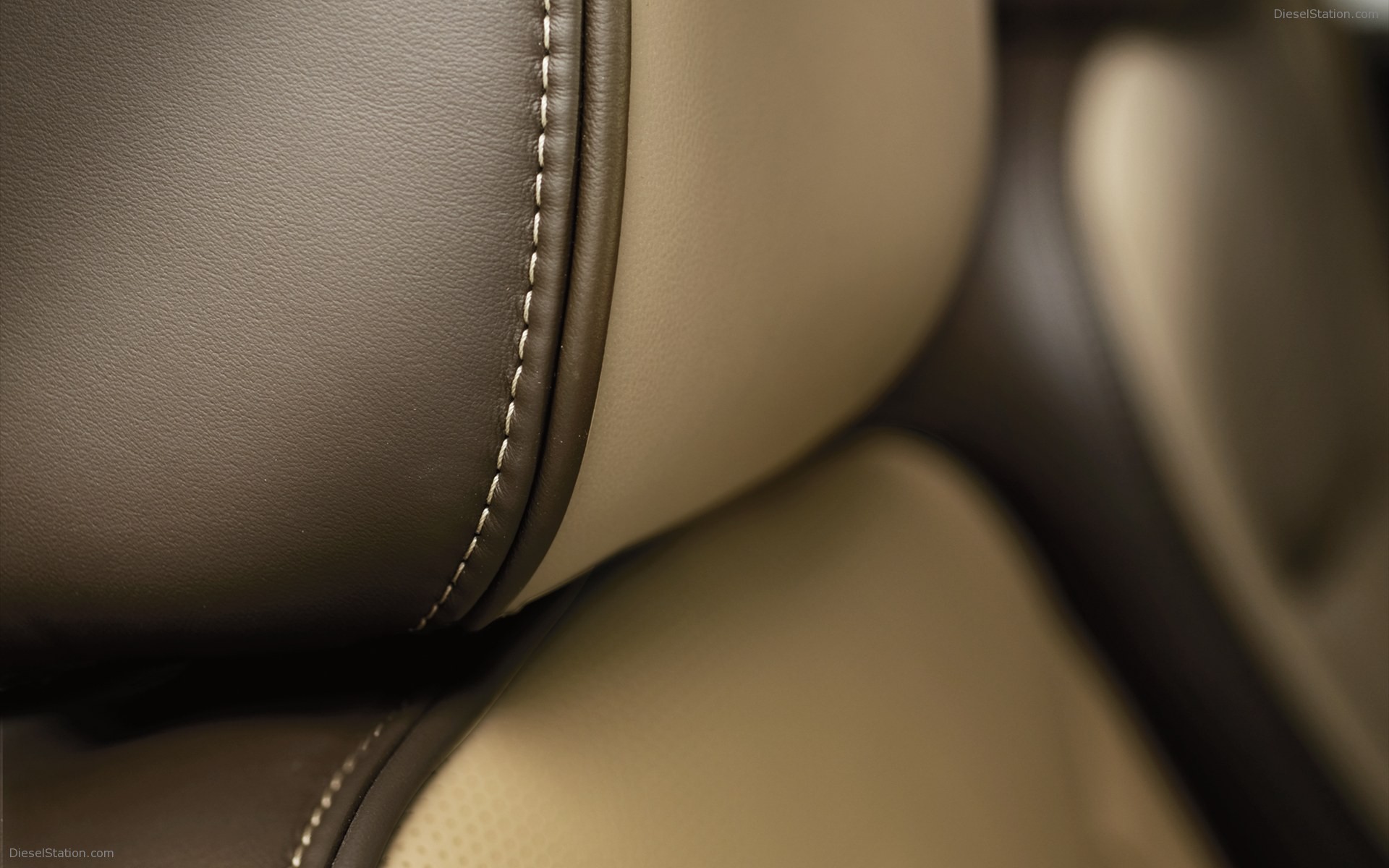 Chrysler 300 Luxury Series Sedan 2012