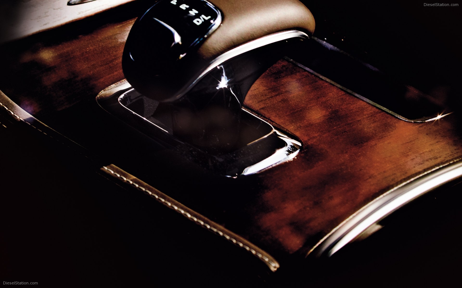 Chrysler 300 Luxury Series Sedan 2012