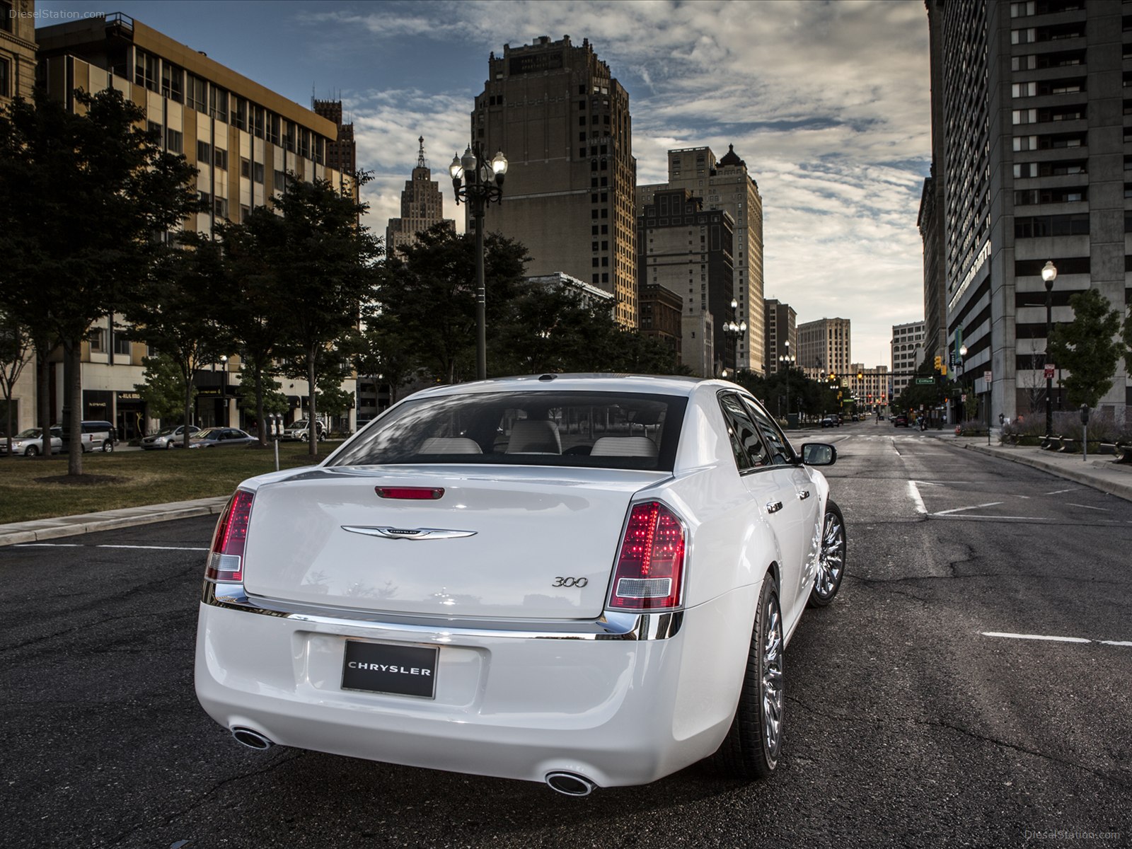 Chrysler 300 Motown Edition 2013