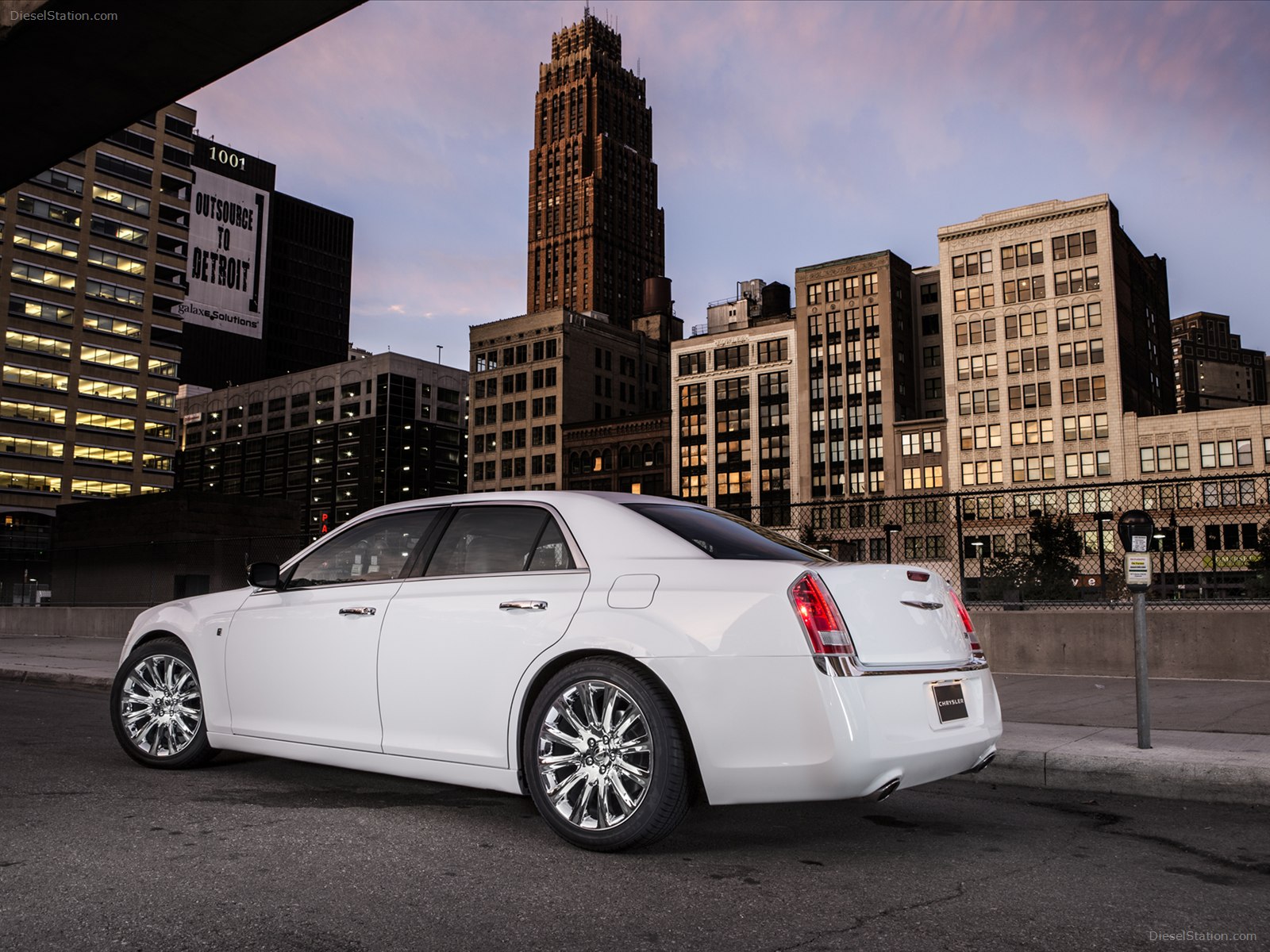 Chrysler 300 Motown Edition 2013