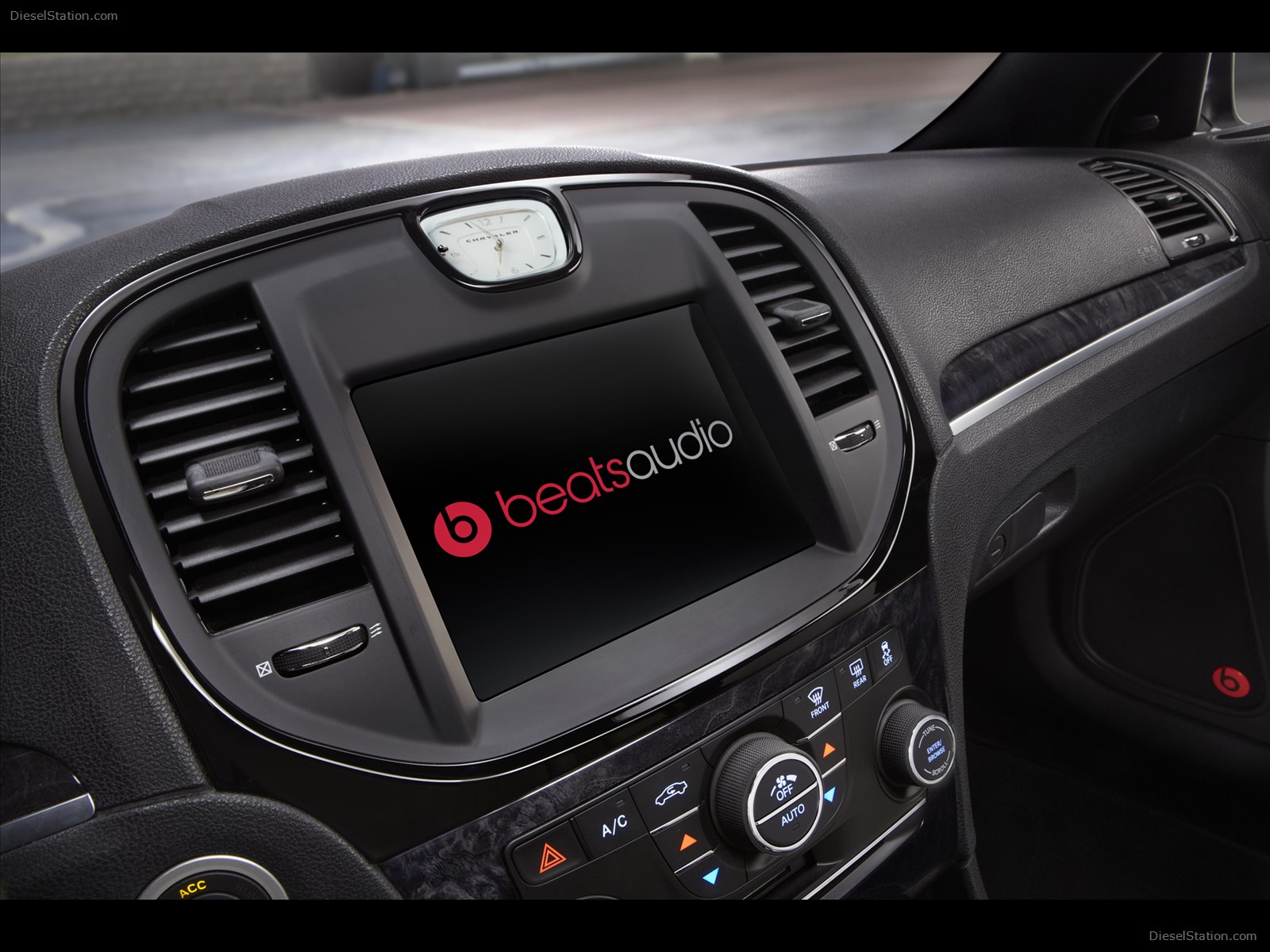 Chrysler 300 Motown Edition 2013