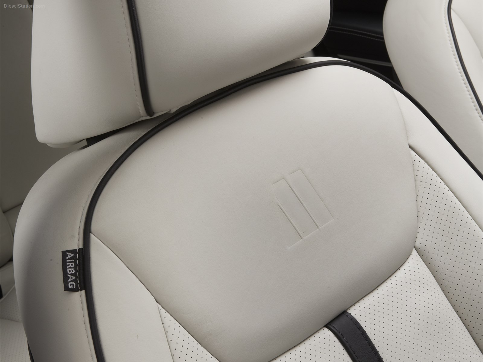 Chrysler 300 Motown Edition 2013