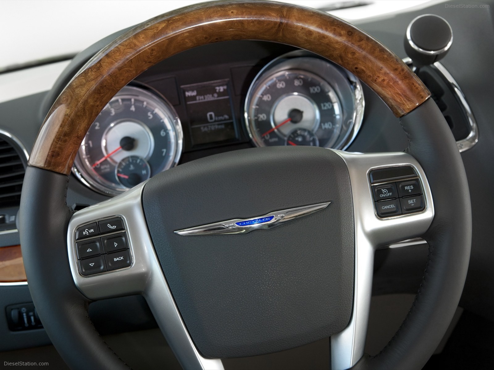 Chrysler Town & Country 2011