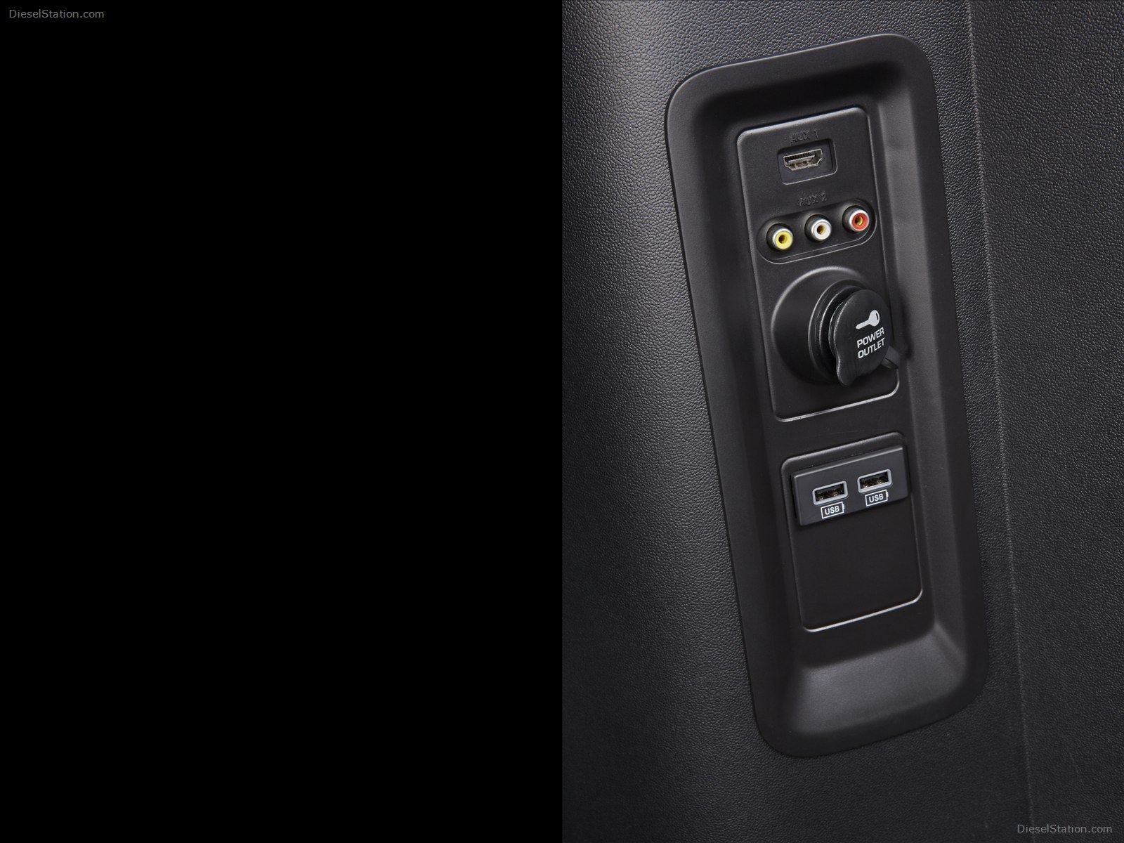Chrysler Town & Country S 2013
