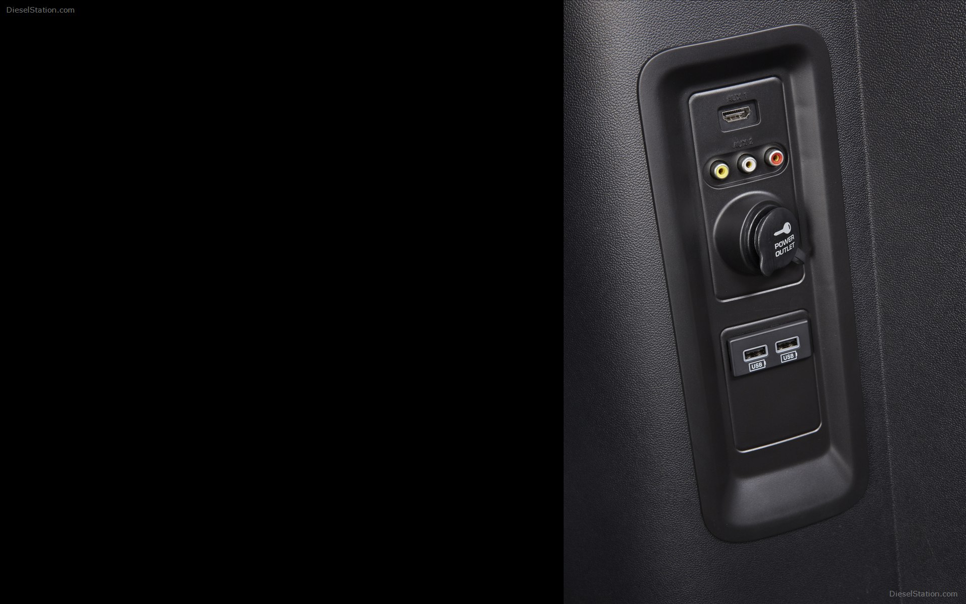 Chrysler Town & Country S 2013