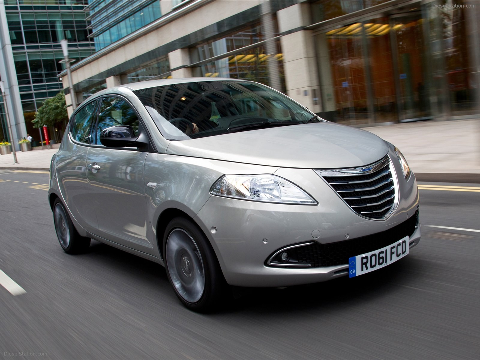 CHRYSLER YPSILON 2012