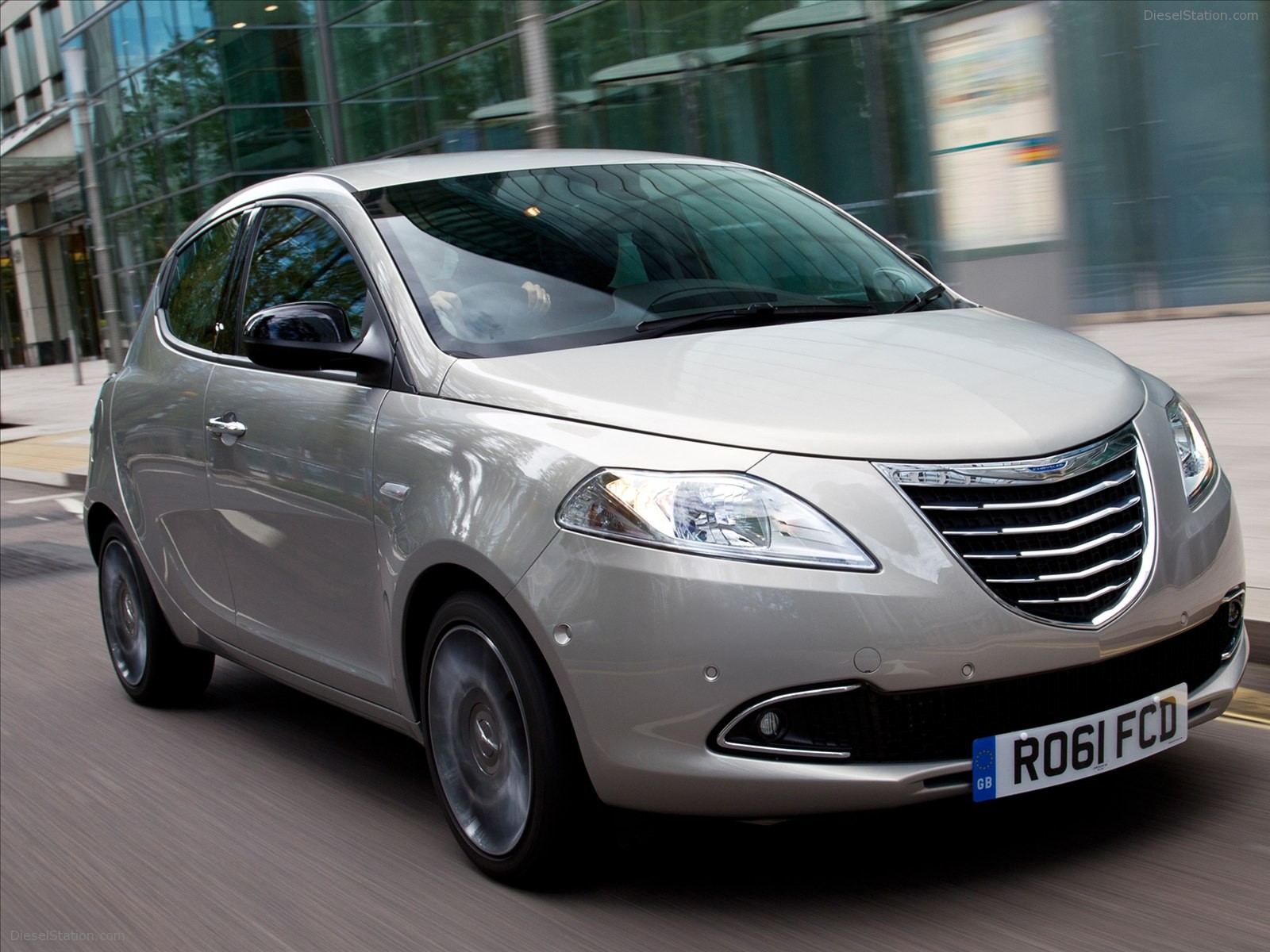 CHRYSLER YPSILON 2012