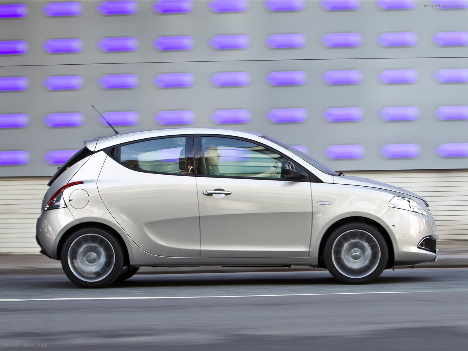 CHRYSLER YPSILON 2012