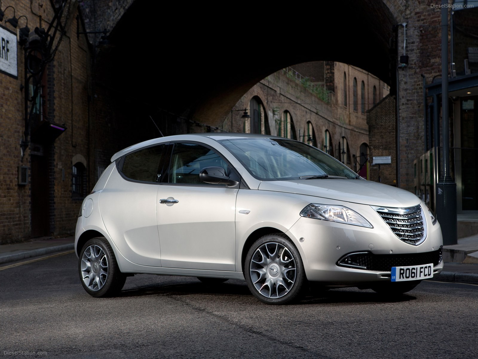 CHRYSLER YPSILON 2012