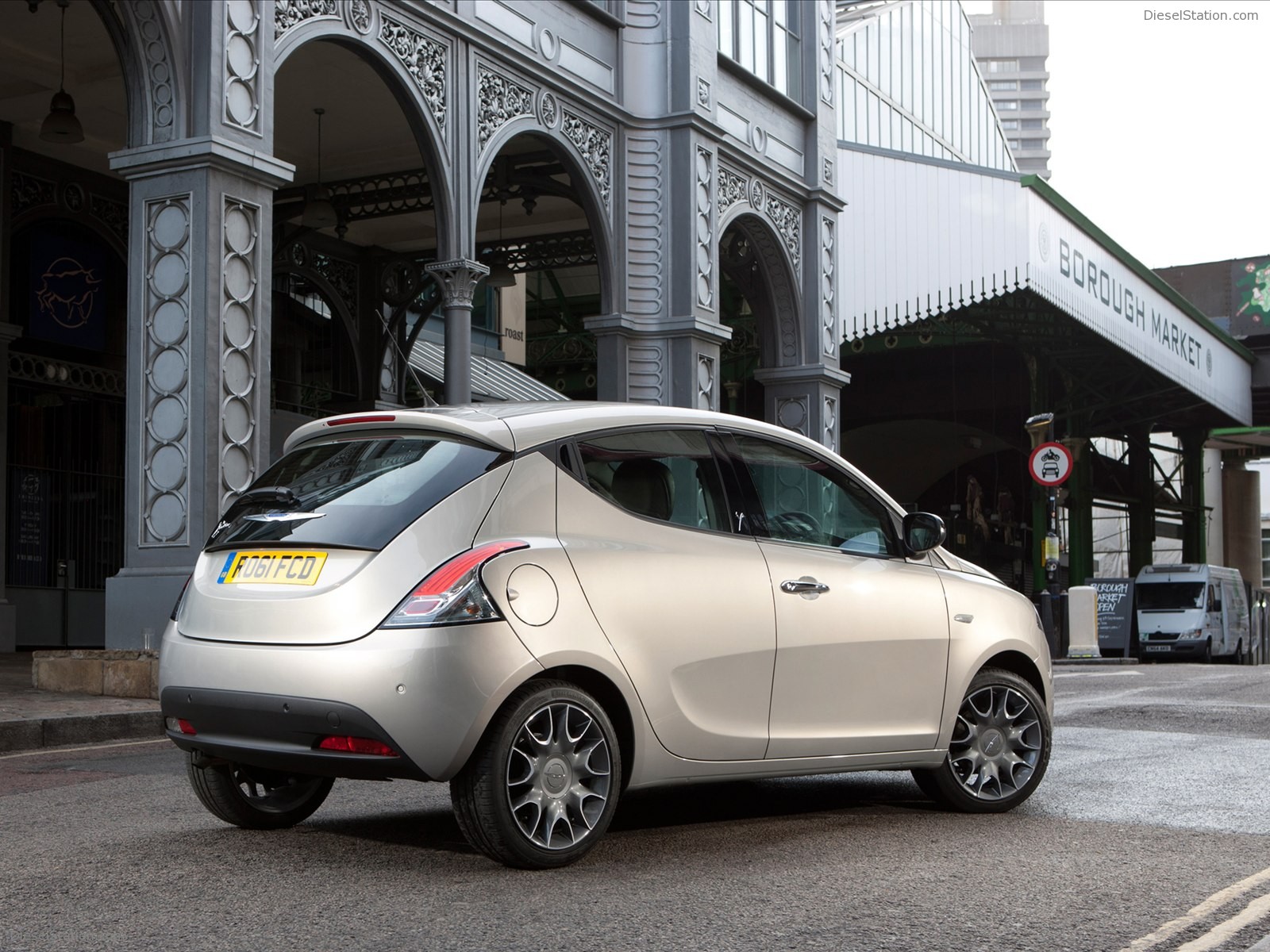 CHRYSLER YPSILON 2012