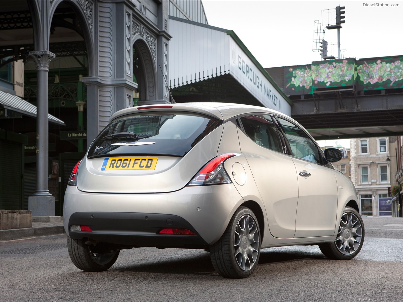 CHRYSLER YPSILON 2012
