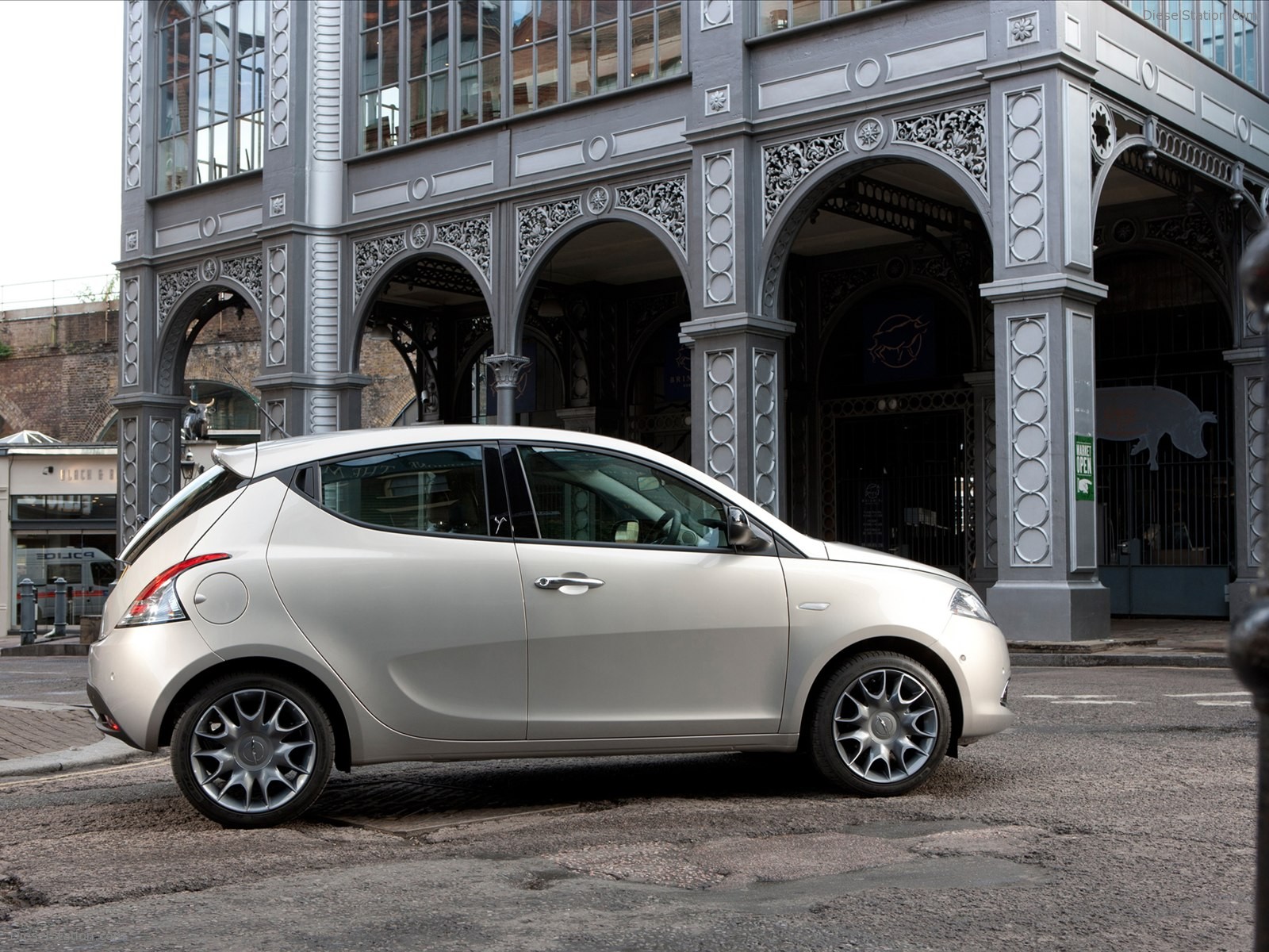 CHRYSLER YPSILON 2012