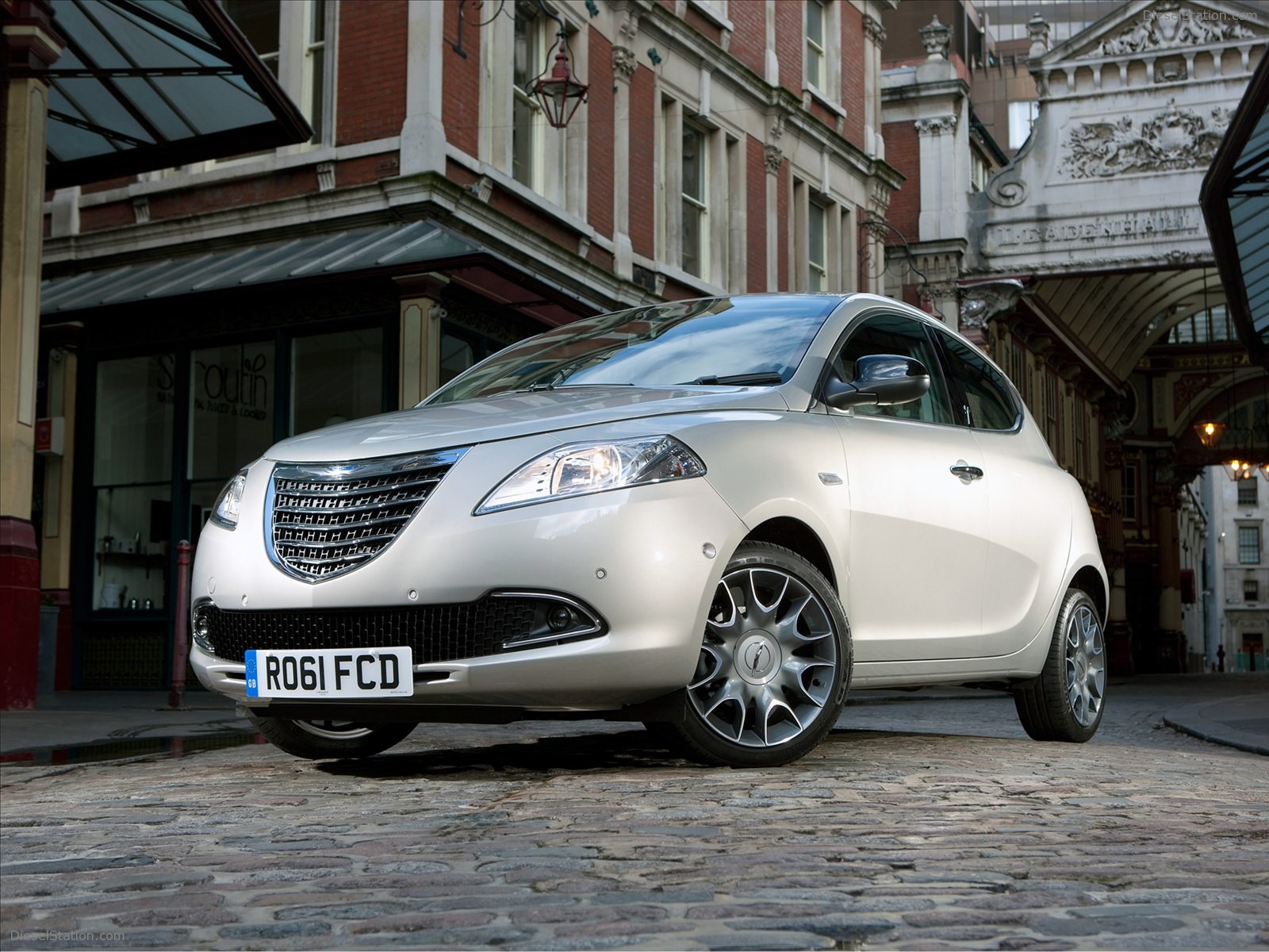 CHRYSLER YPSILON 2012