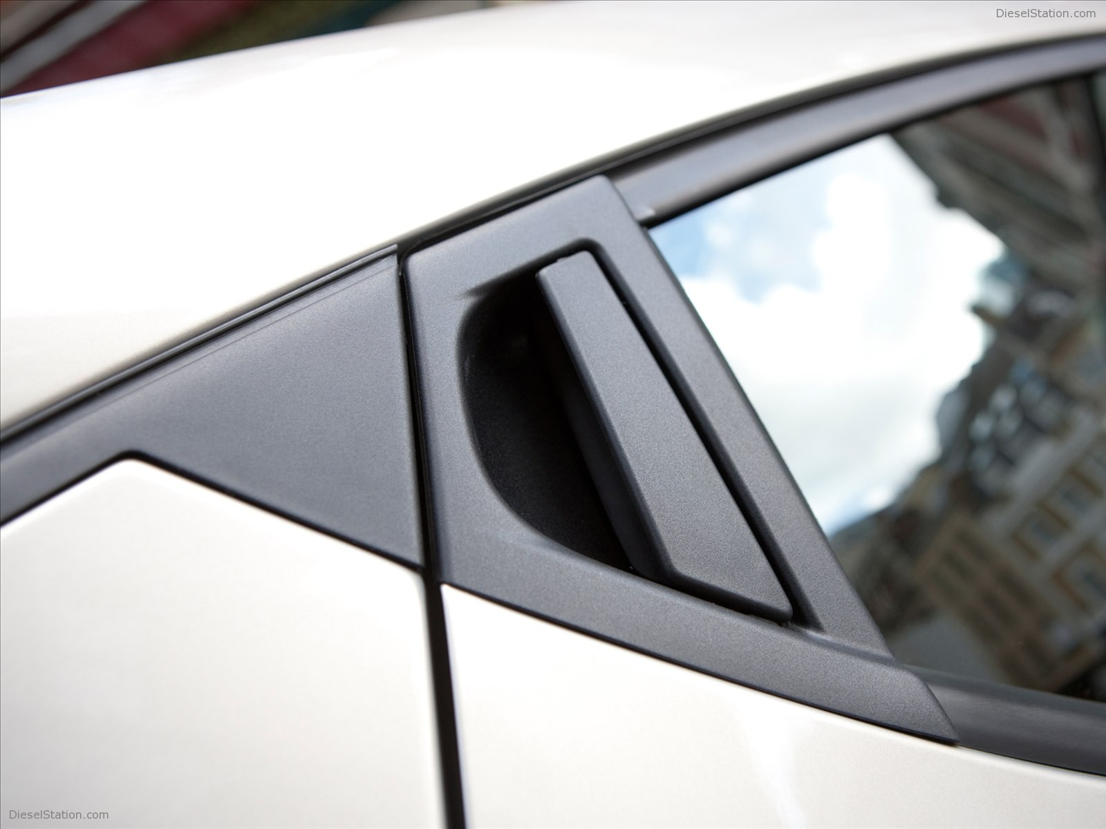 CHRYSLER YPSILON 2012