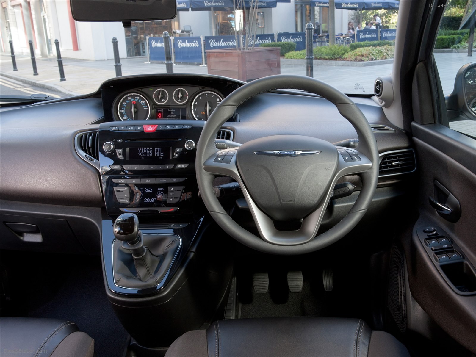 CHRYSLER YPSILON 2012