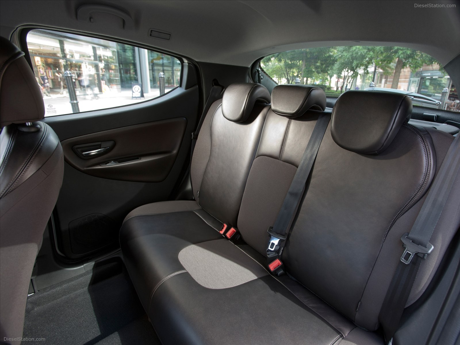 CHRYSLER YPSILON 2012
