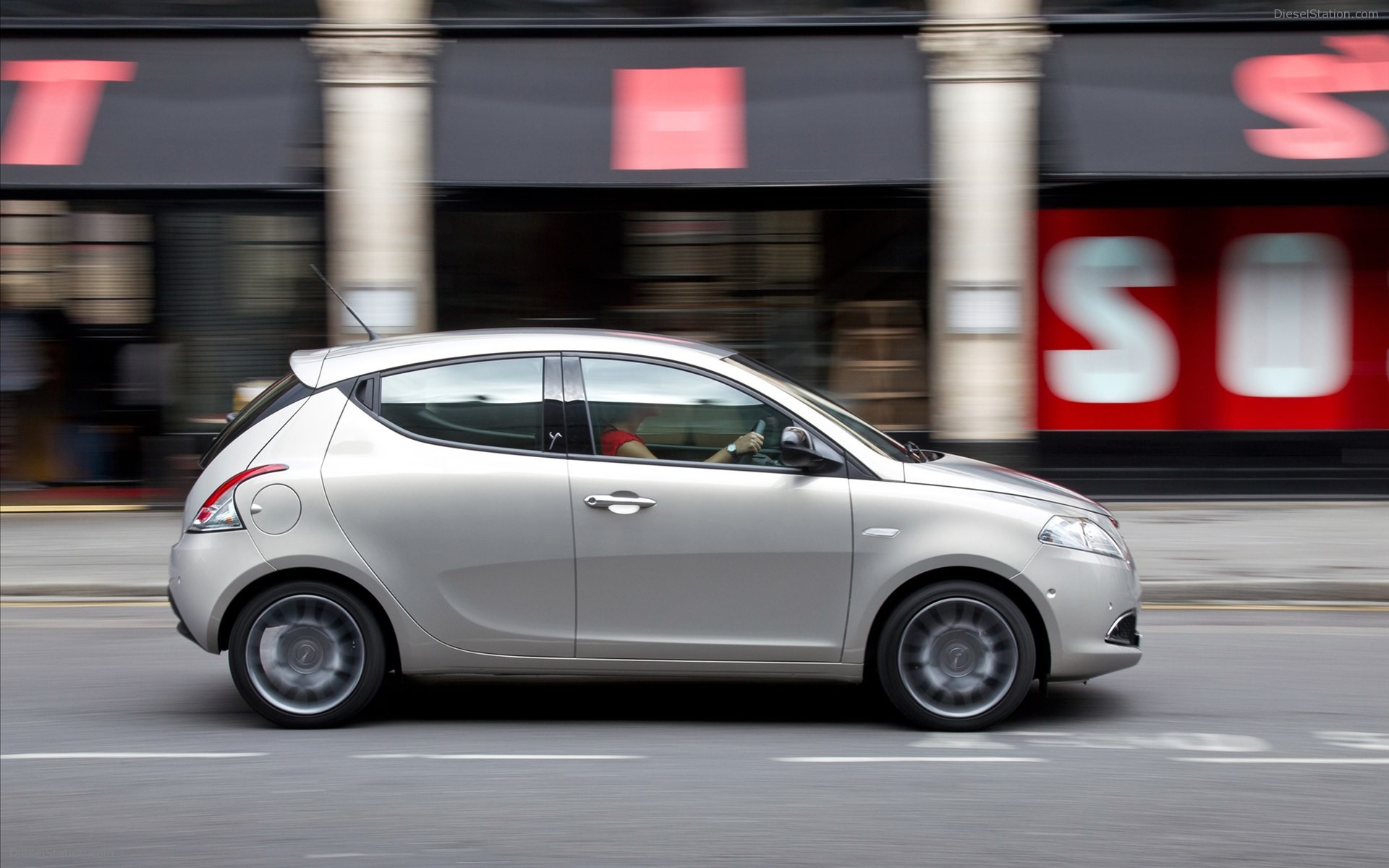 CHRYSLER YPSILON 2012
