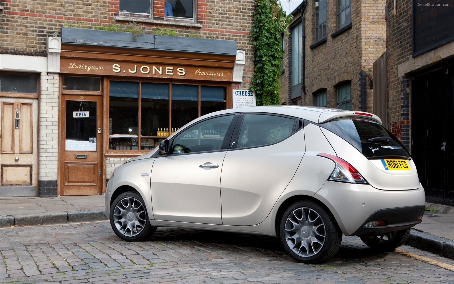 CHRYSLER YPSILON 2012